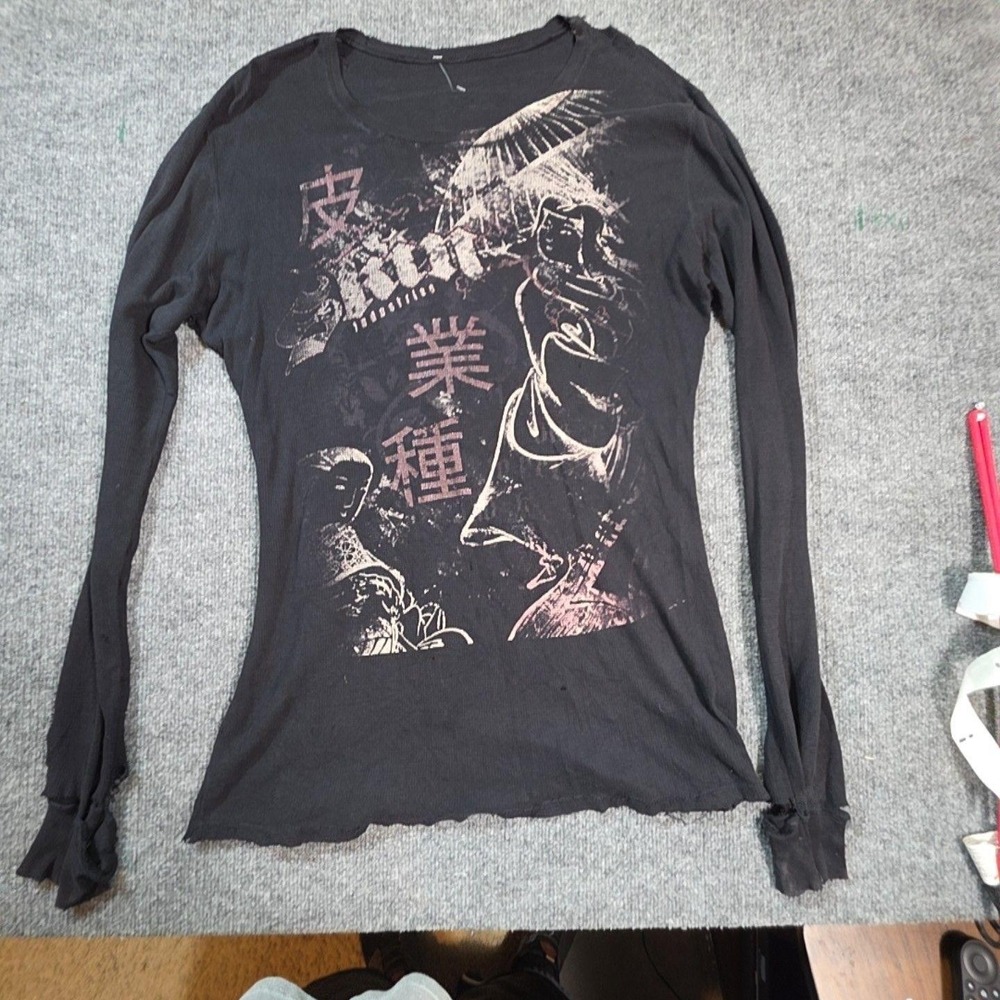 Skin Shirt Womens Small Black Long Sleeve Scoop Neck Graphic Tee T-Shirt Kanji